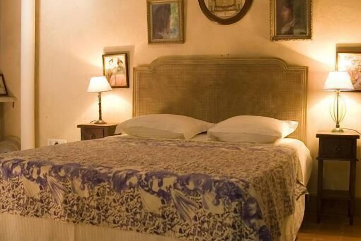 Blackout curtains, rollaway beds, free WiFi, bed sheets