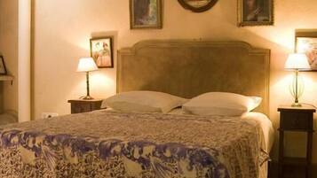 Cortinas blackout, camas extra, wifi gratis y ropa de cama