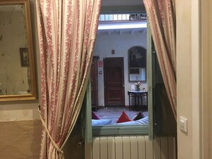 View from room - Hostal Casa del Buen Viaje (Seville)