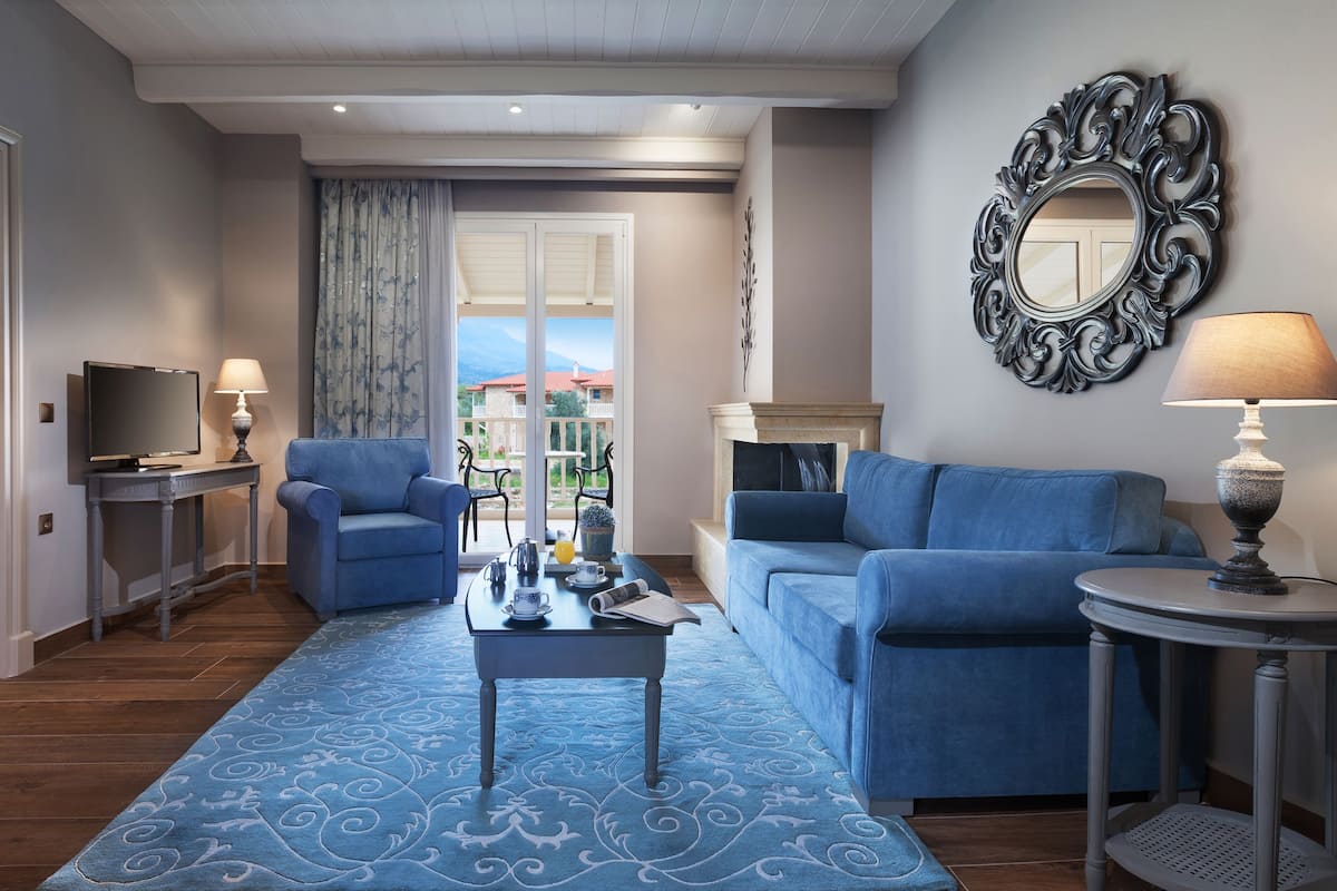 Premium Suite, Mountain View | 1 bedroom, premium bedding, minibar, in-room safe