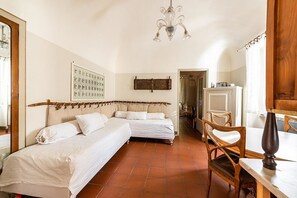 Superior Apartment, 1 Bedroom, Terrace (Incanto) | Desk, blackout drapes, soundproofing, cribs/infant beds