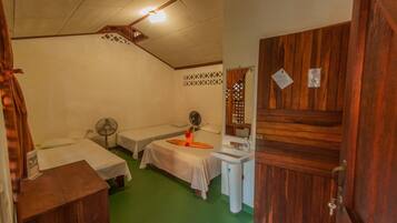 In-room safe, bed sheets