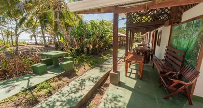 Cabinas Balcon de Mar Tortuguero