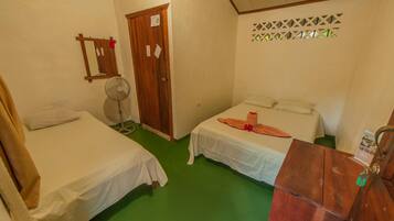 In-room safe, bed sheets