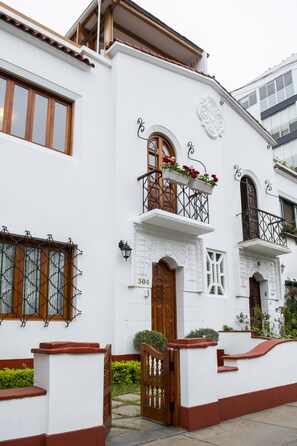 Deluxe Twin Room, City View | View from room - Lima White House - Hostel (Lima)