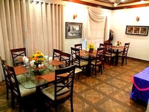 Café da manhã continental grátis todos os dias