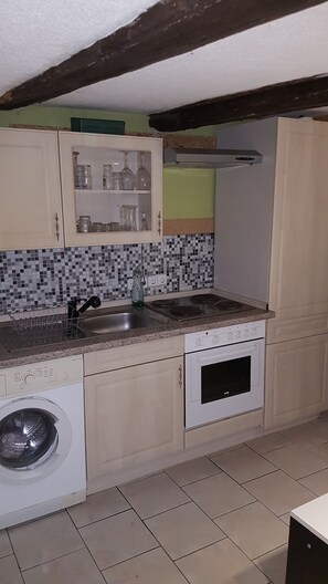 Apartment | Private kitchen | Fridge, microwave, oven, stovetop