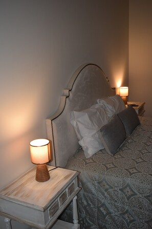 Deluxe Suite, Garden View | Hypo-allergenic bedding, Select Comfort beds, free WiFi, bed sheets