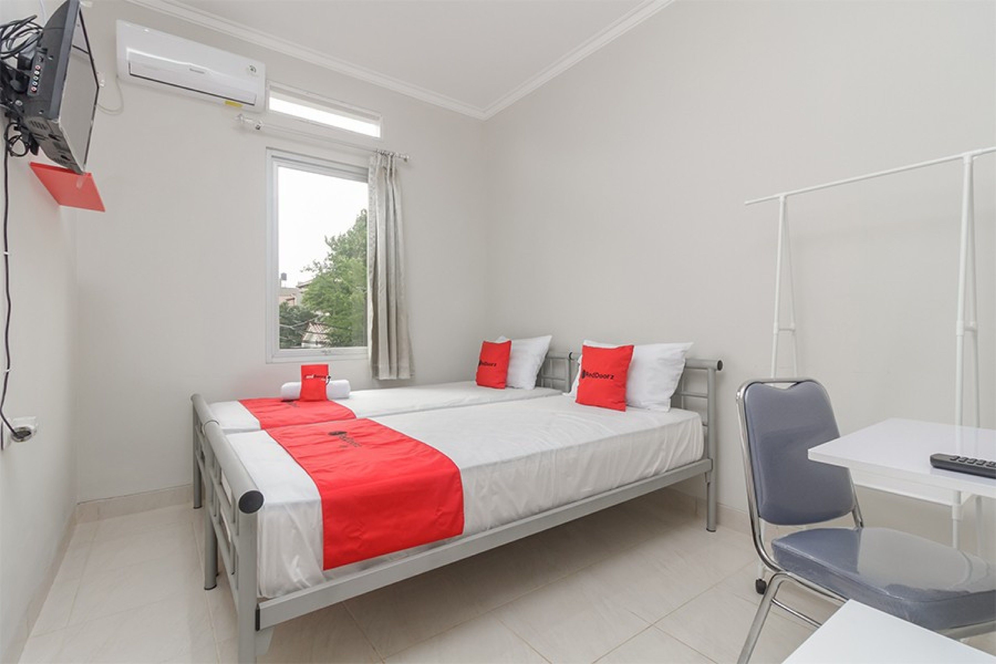 Työpöytä, ilmainen Wi-Fi, vuodevaatteet