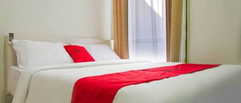 Double Room | Desk, free WiFi, bed sheets