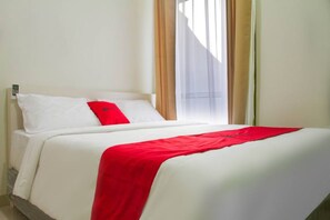 Kamar Double | Meja kerja, Wi-Fi gratis, dan seprai linen