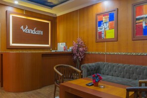 Lobby - RedDoorz Plus near IPDN (Cileunyi)