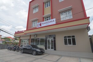 施設の正面