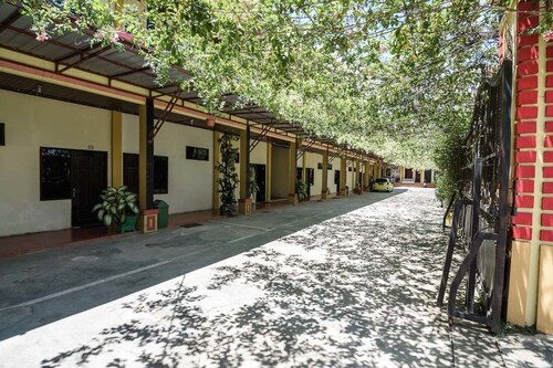 RedDoorz near Samarinda Square