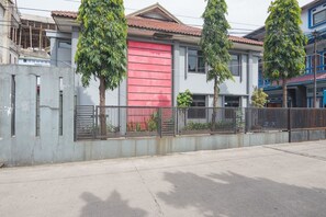 Front of property - RedDoorz @ Buah Batu 3 (Bandung)