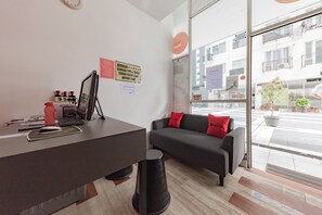 Exterior - RedDoorz Apartment @ Jarrdin Cihampelas (Bandung)