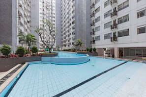 Pool - RedDoorz Apartment @ Jarrdin Cihampelas (Bandung)