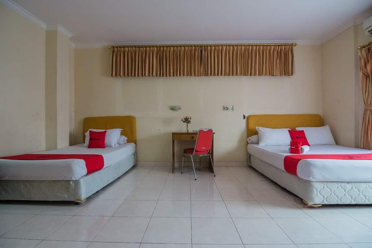 Desk, free WiFi, bed sheets
