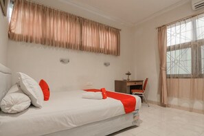 Habitación doble | Escritorio, wifi gratis y ropa de cama