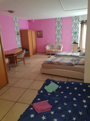 Apartment | 1 bedroom, free cribs/infant beds, free WiFi