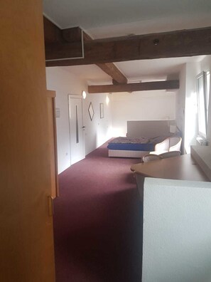 Standard-Apartment, 2 Queen-Betten | 1 Schlafzimmer, kostenlose Babybetten, kostenloses WLAN