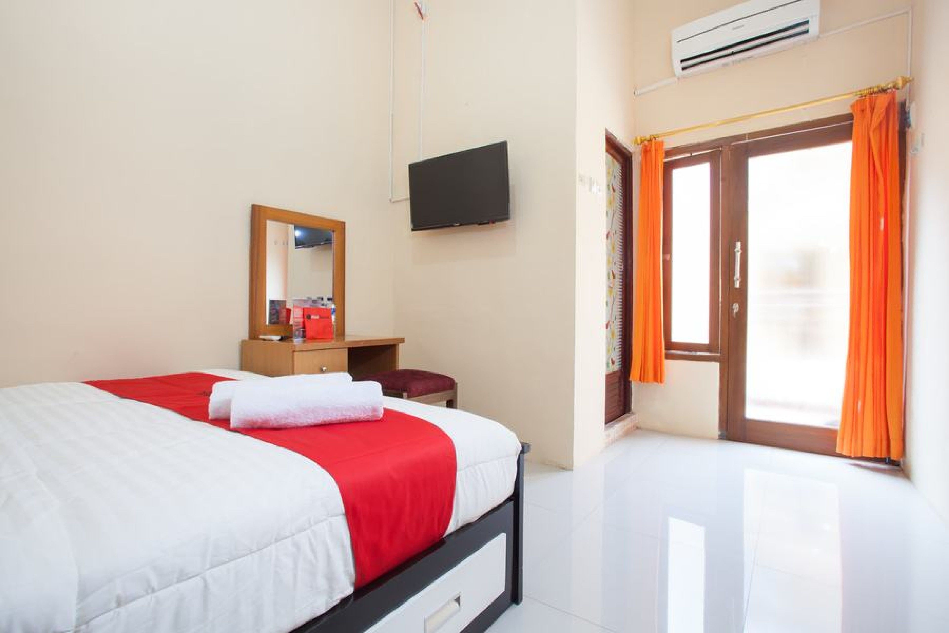 Double Room | Desk, free WiFi, bed sheets