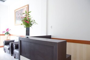 Reception - RedDoorz near UIN Sumatera Utara (Medan)