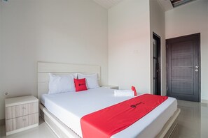 Double Room - RedDoorz Syariah near Tugu Juang Jambi (Jambi)