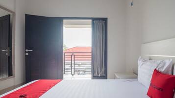 Camera doppia | Una scrivania, Wi-Fi gratuito, lenzuola