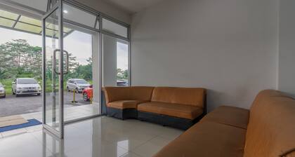 RedDoorz Apartment @ Dramaga Tower