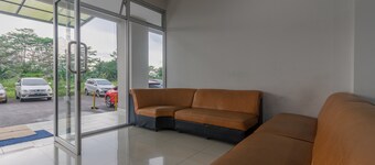 RedDoorz Apartment @ Dramaga Tower