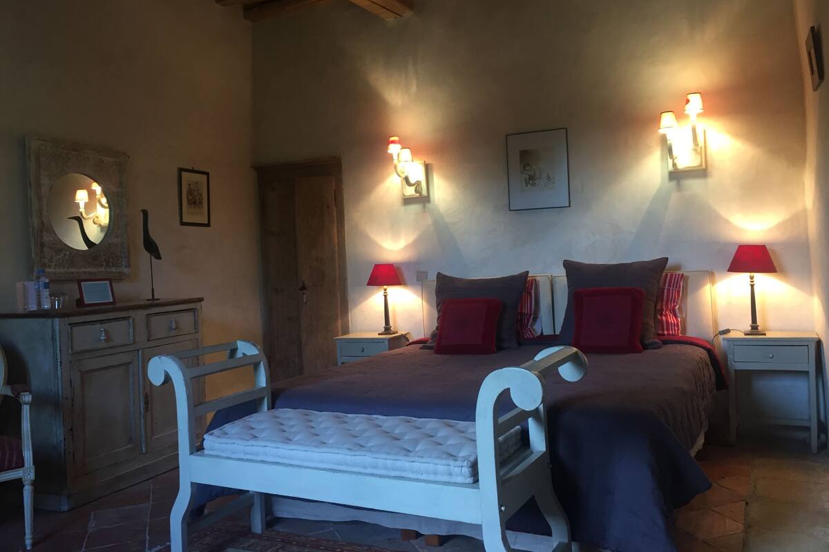 Suite, Pool View (Pivoine) | Blackout curtains, iron/ironing board, free WiFi, bed sheets
