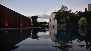 Outdoor pool, pool loungers