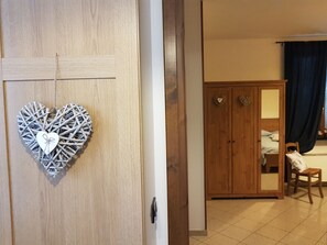 1 bedroom, down duvets, desk, blackout curtains