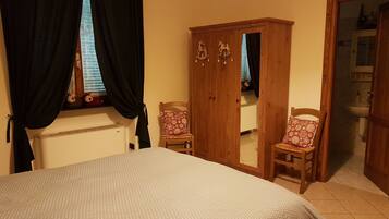 Classic-Doppelzimmer, 1 Queen-Bett | 1 Schlafzimmer, Daunenbettdecken, Schreibtisch, VerdunkelungsvorhÀnge