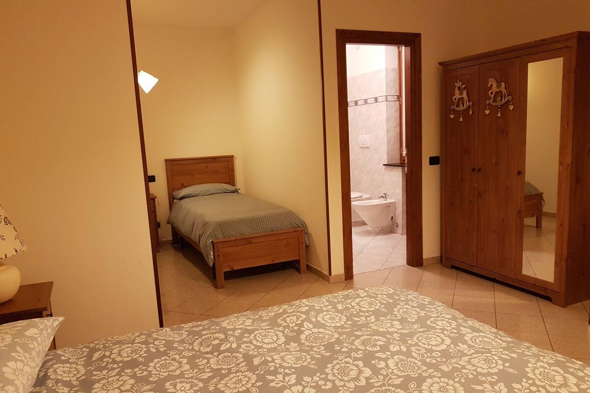 1 bedroom, down duvets, desk, blackout curtains