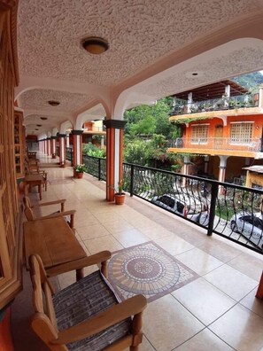 Terrace/patio - Posada de Don Jose (Panajachel)