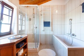 Apartment, 3 Bedrooms (Piran) | Bathroom | Free toiletries, hair dryer, bathrobes, bidet - Residence Gold Istra (Piran)