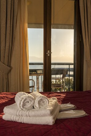 Ropa de cama de alta calidad y minibar