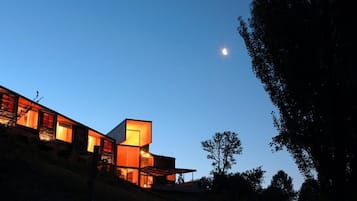 Façade de l’hébergement - soirée/nuit