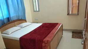 Deluxe Double Room, 1 Double Bed - Hotel yamuna-aditya (Bhatwari)