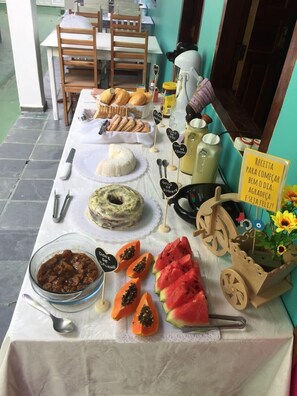 Desayuno buffet todos los días (con cargo)