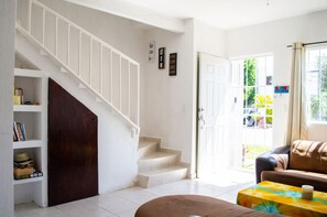 Family House, 2 Double Beds | Living area - Casa de Gus (Playa del Carmen)