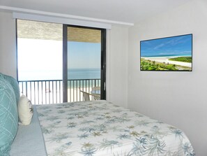 Condo, 1 très grand lit et 1 canapé-lit (Ideally situated beachfront condo wit) | 2 chambres