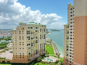 公寓客房, 多張床 (Luxurious beachfront condo in the gra) | 外觀