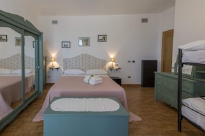 Literie de qualité supérieure, couette en duvet d'oie, bureau