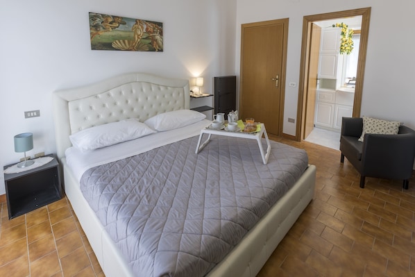 Literie de qualité supérieure, couette en duvet d'oie, bureau
