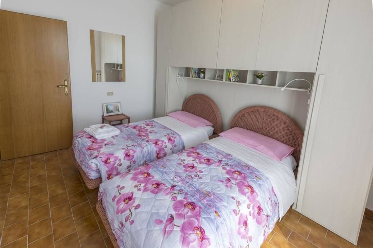 Literie de qualité supérieure, couette en duvet d'oie, bureau