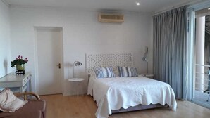 Standard Room | 2 bedrooms, in-room safe, desk, laptop workspace - 32 Top Road Fresnaye (Cape Town)