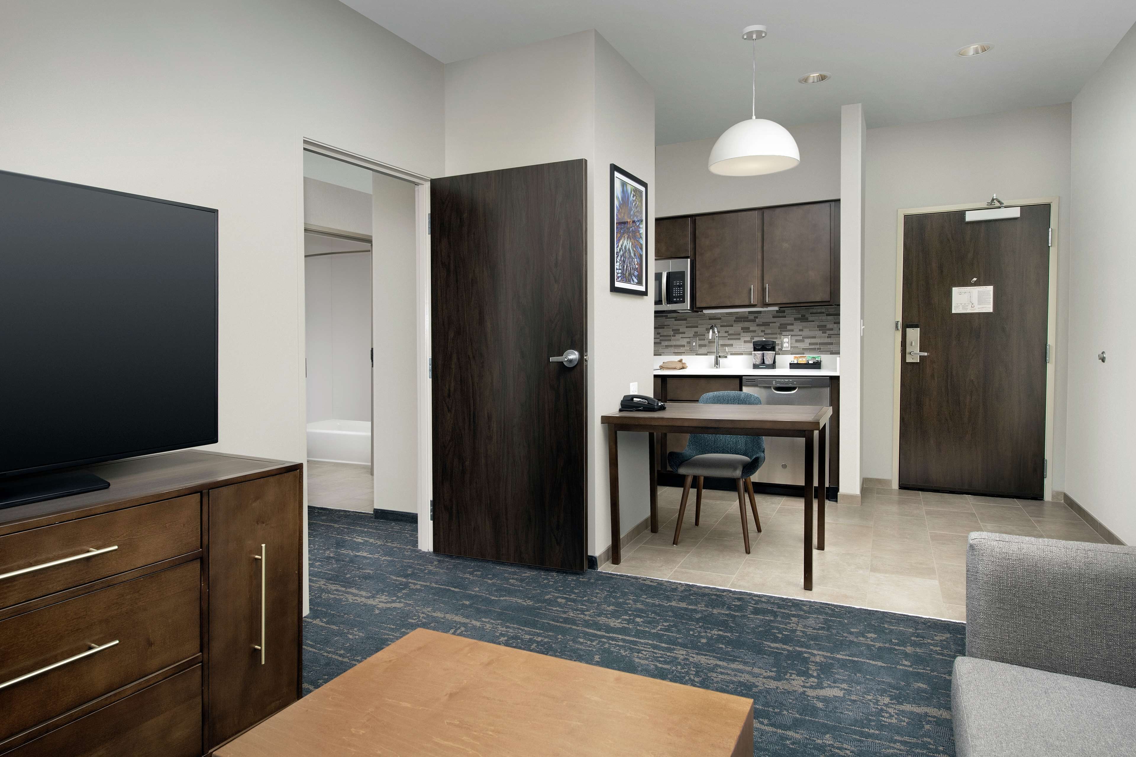 suite, 1 bedroom, non smoking | private kitchenette | full-sized fridge, microwave, stovetop, dishwasher